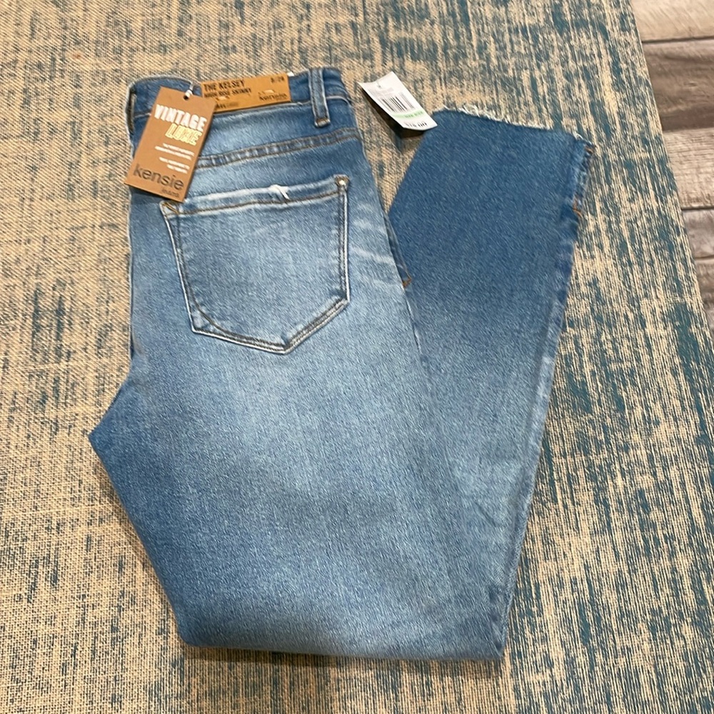 NWT Kenzie high rise skinny jeans , size 8